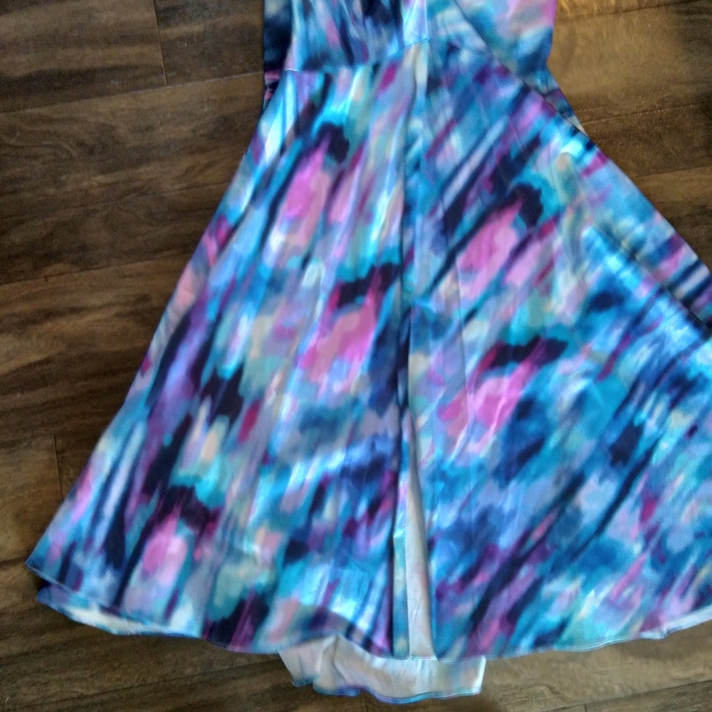 Dress - Picture 3 of 5